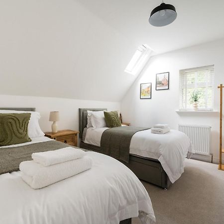 Eagle Cottage - Charming Cotswolds Getaway, Dog Friendly 怀克瑞辛顿 外观 照片